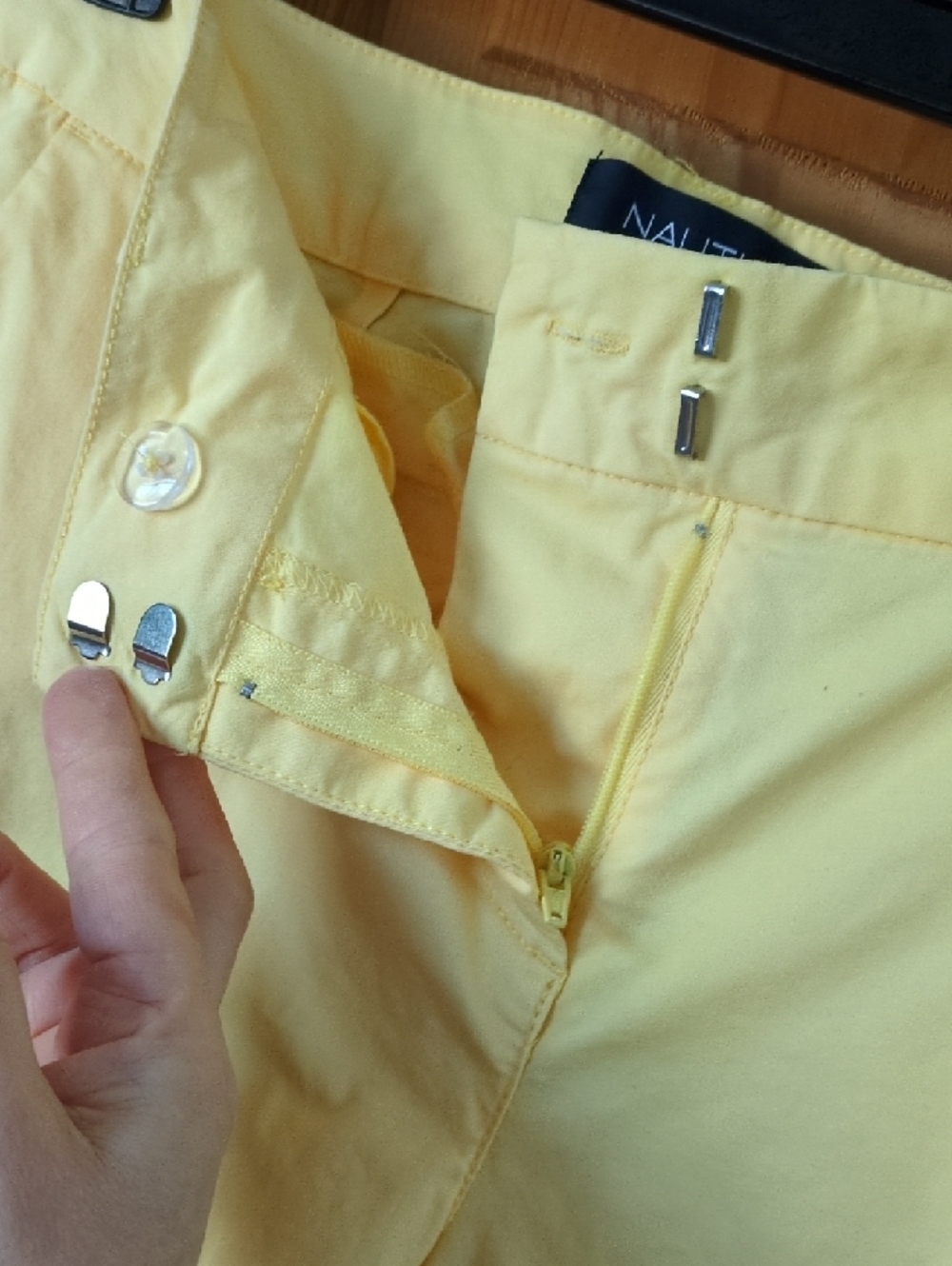 Nautica Pale Butter Yellow Cropped Stovepipe Straight Low Rise Pants Size 2 - Picture 5 of 12